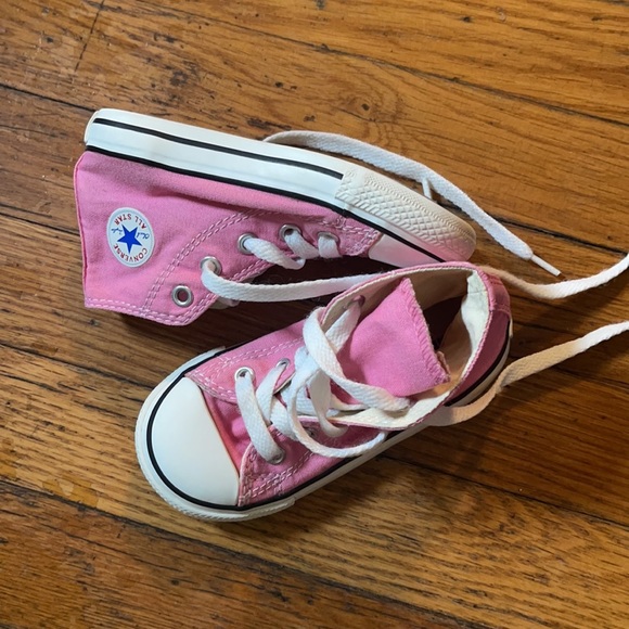 Converse - Picture 3 of 5